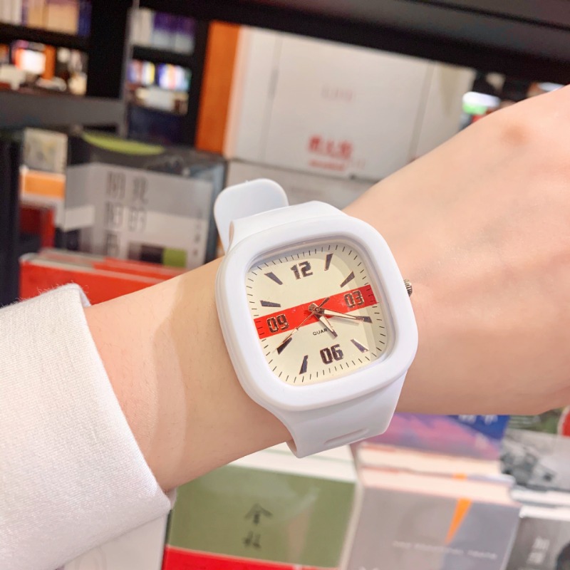 Montre électronique carrée en  - Outdoor Sport Watch avis et prix